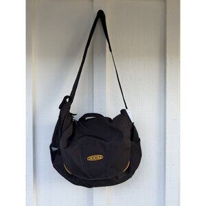 Keen Alameda 15 Inch Messenger Briefcase Bag with Padded Laptop Sleeve Gray